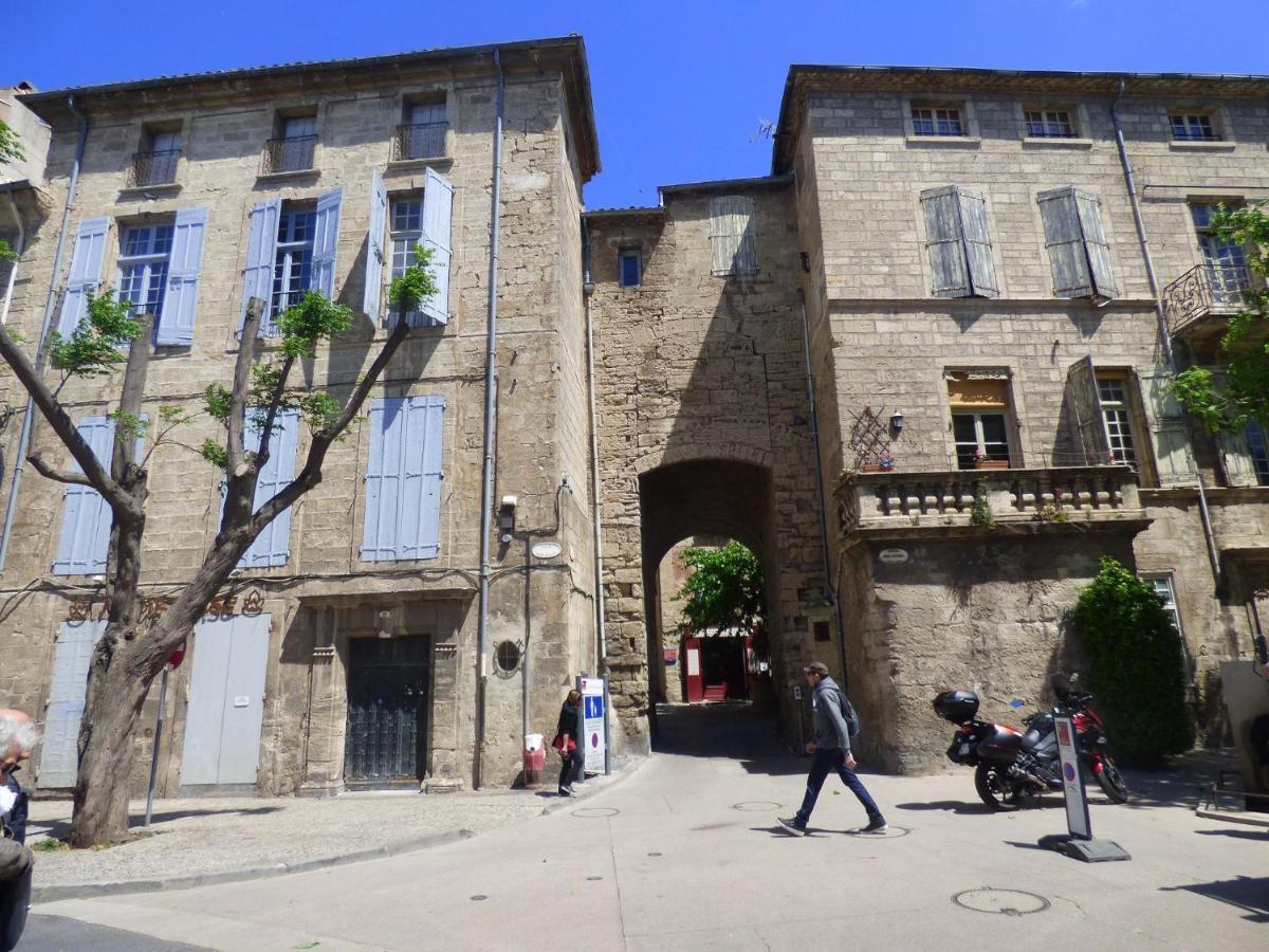 Pillement 1-T2-balcon avec garage privé optionnel-Centre historique et plages à 21km ! Pézenas Esterno foto