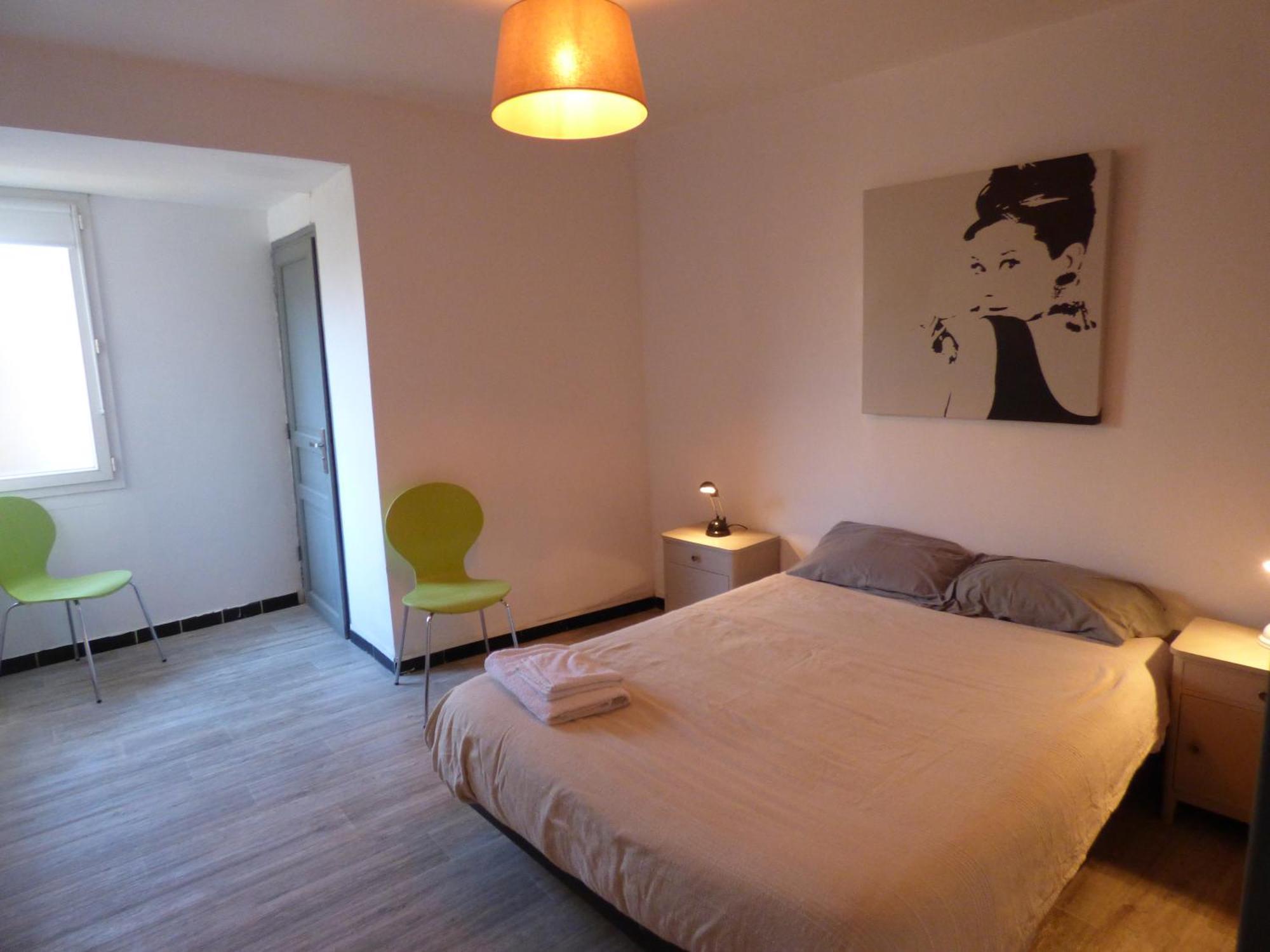Pillement 1-T2-balcon avec garage privé optionnel-Centre historique et plages à 21km ! Pézenas Esterno foto